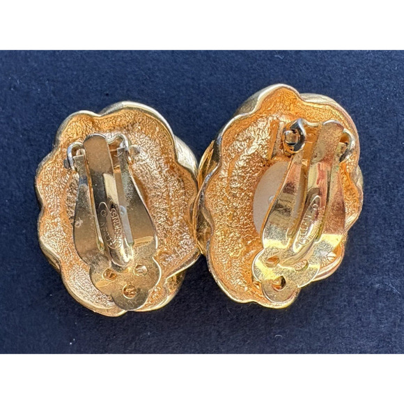 Vintage Ellen Designs Faux Pearl Gold Tone Rope Oval Clip On Earrings Classic 1" - Picture 4 of 7